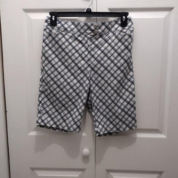 Tail Women’s Plaid Golf Shorts Size 4 White Black Stretch Golf Casual Shorts - Picture 4 of 8